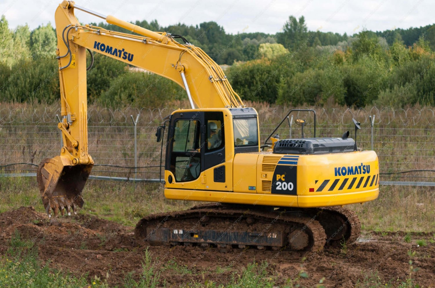 Аренда гусеничного экскаватора Komatsu PC200