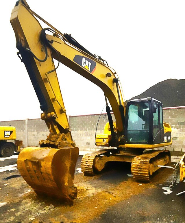 Экскаватор гусеничный CAT 315D L в аренду. 1 куб. м