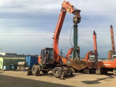 Колесный экскаватор с грейфером 9 метров Hitachi Z