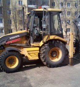 Экскаватор погрузчик от собственника