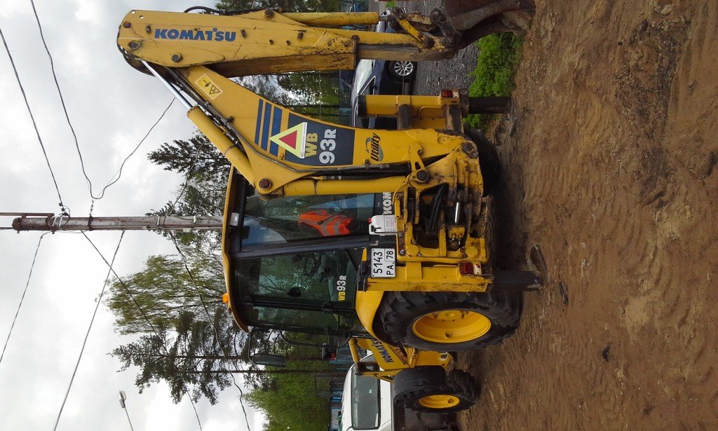 Аренда экскаватора - погрузчика Komatsu WB93r-5