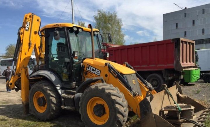 Услуги экскаватора- погрузчика Jcb с ямобуром