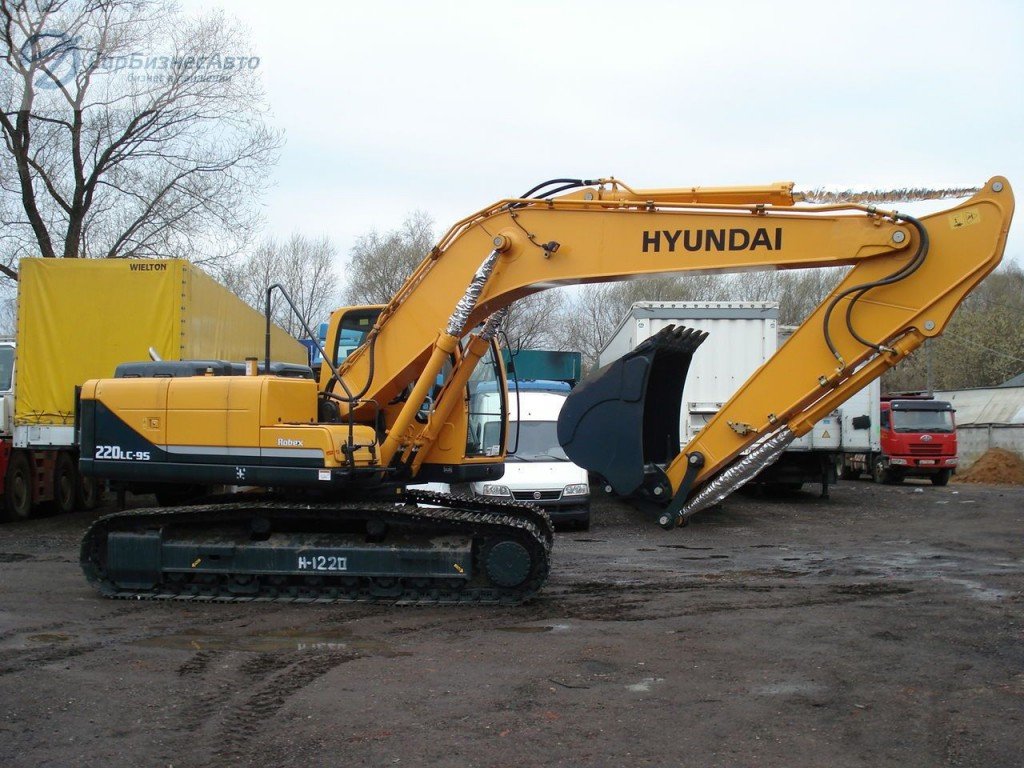 Экскаватор гусеничный HYUNDAI R220LC-9S б / у 2014