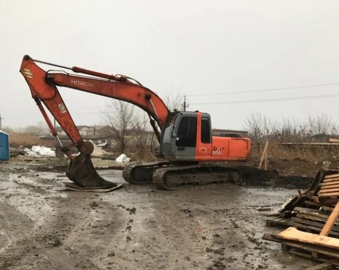 Прокат экскаватора Hitachi с гидромолотом без посредников