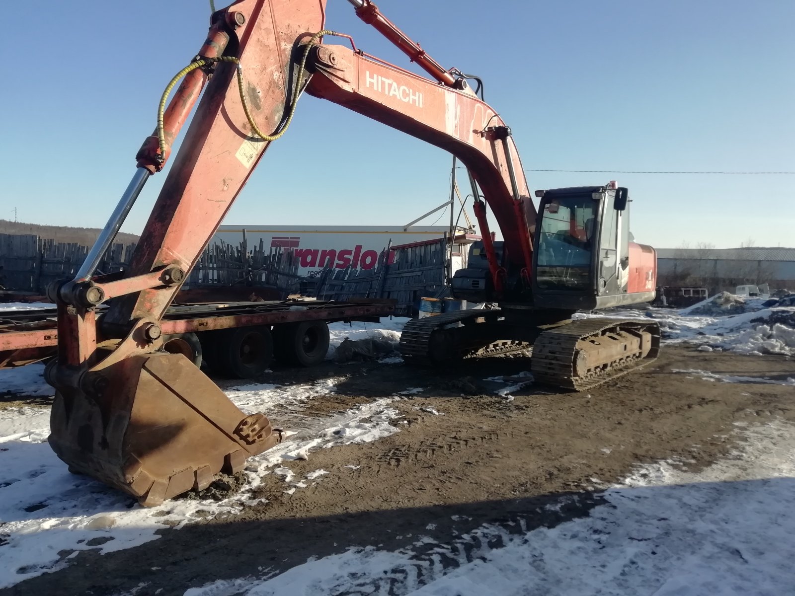Аренда экскаватора Hitachi 240-3 для всех видов земляных работ