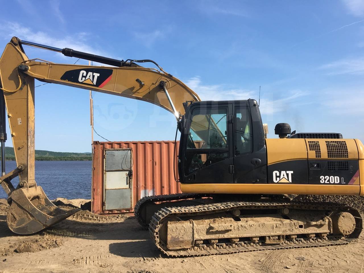Услуги экскаватора CAT 320DL 1, 2;куб. м. вес 23т
