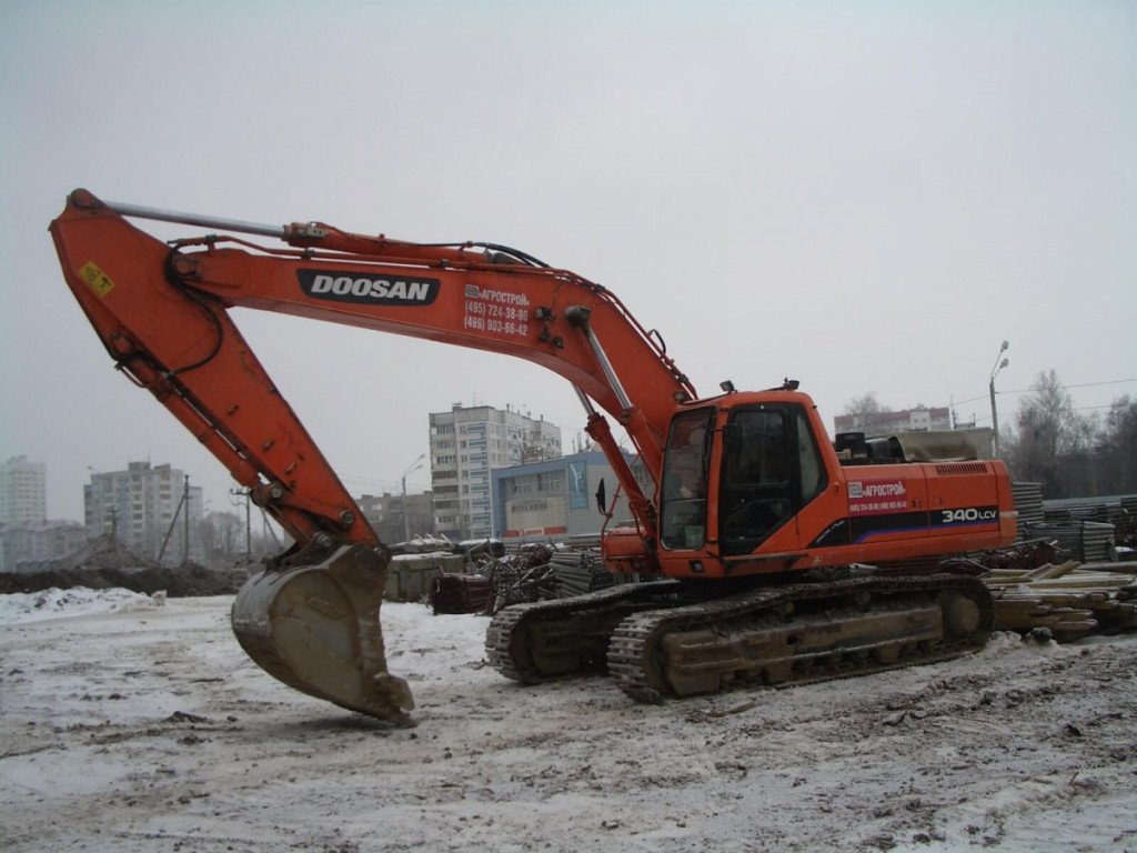 Аренда гусеничного экскаватора, гидромолот