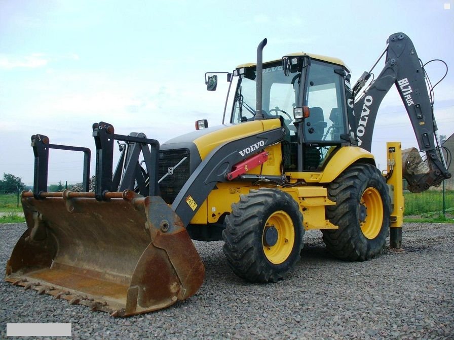 Аренда экскаватора-погрузчика Volvo Bl-71+