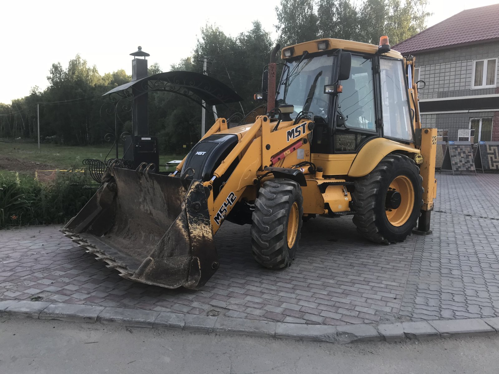 Аренда экскаватор погрузчика