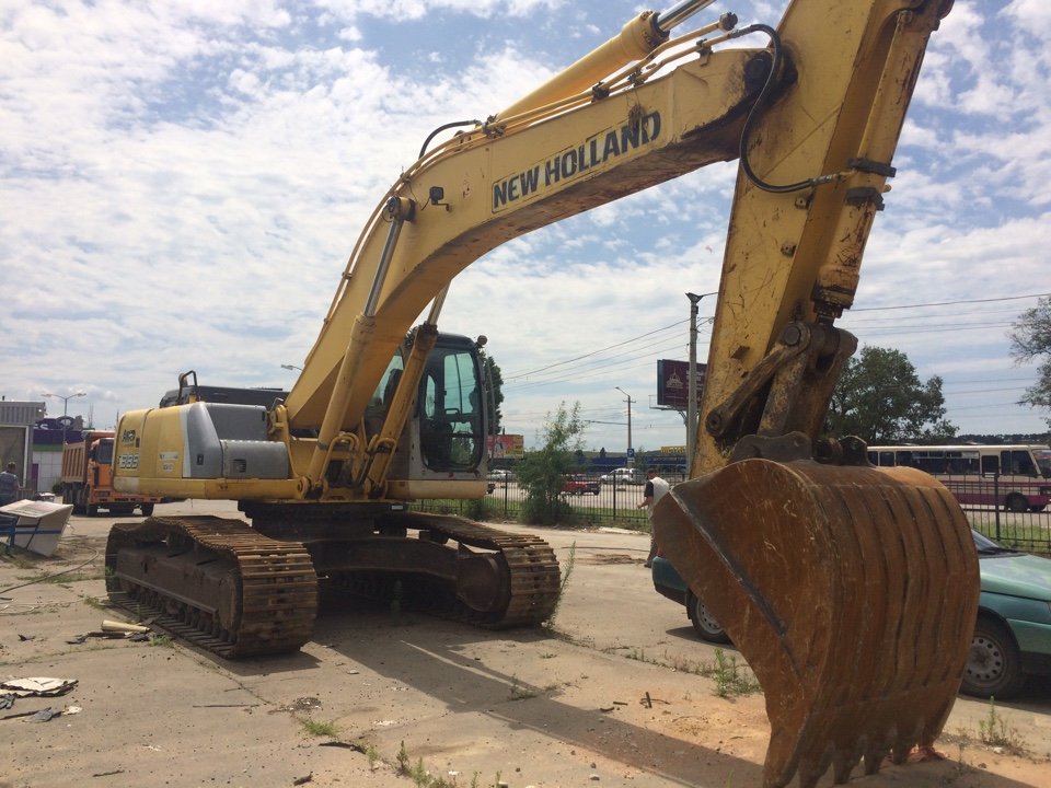 New holland E385