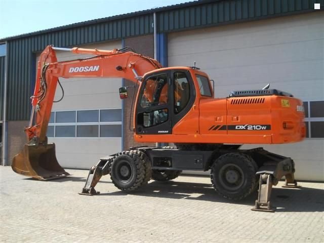 Doosan DX210W от собственника