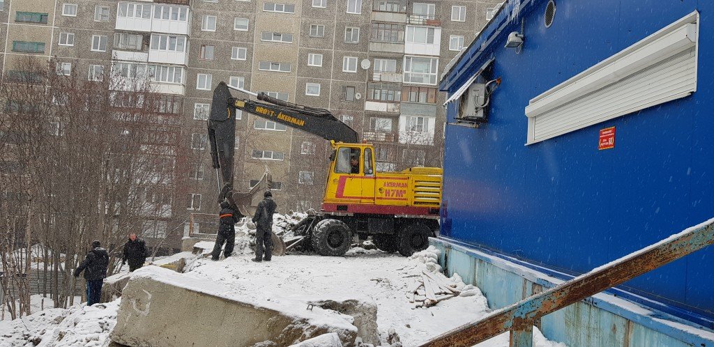 Полноповоротный колесный экскаватор в аренду
