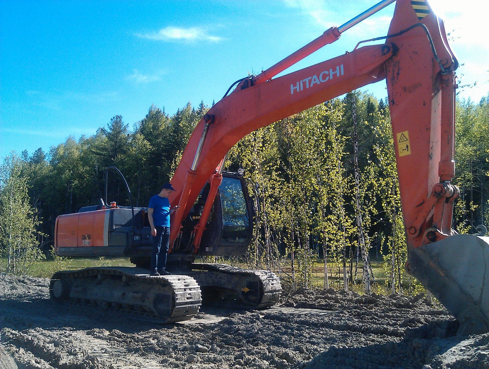 Услуги экскаватора HITACHI ZX240-3G