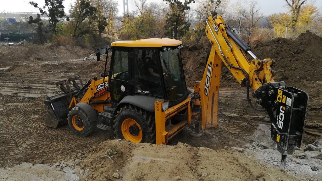 Услуги Экскаватора погрузчика JCB 3CX. Гидромолот