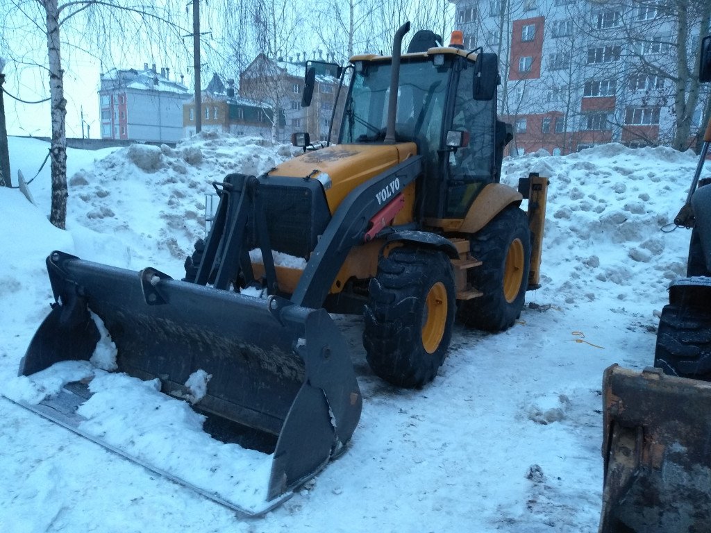 Услуги экскаватора-погрузчика. Планировка. Копка