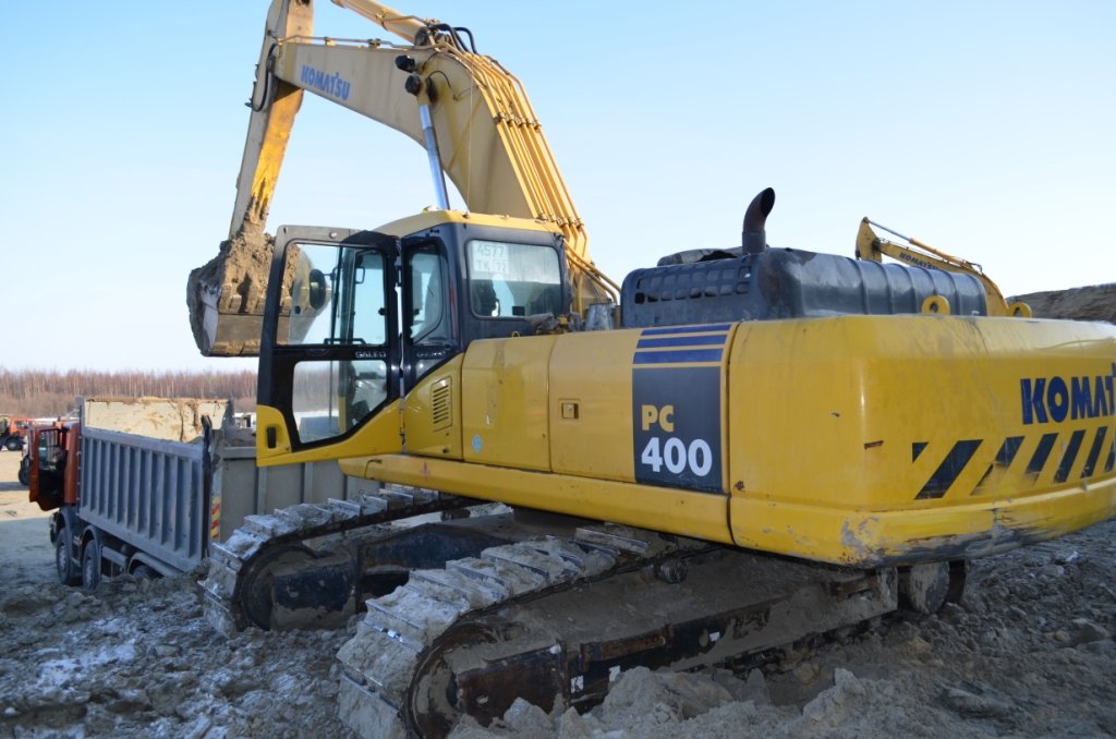 Услуги экскаватора РС400-7