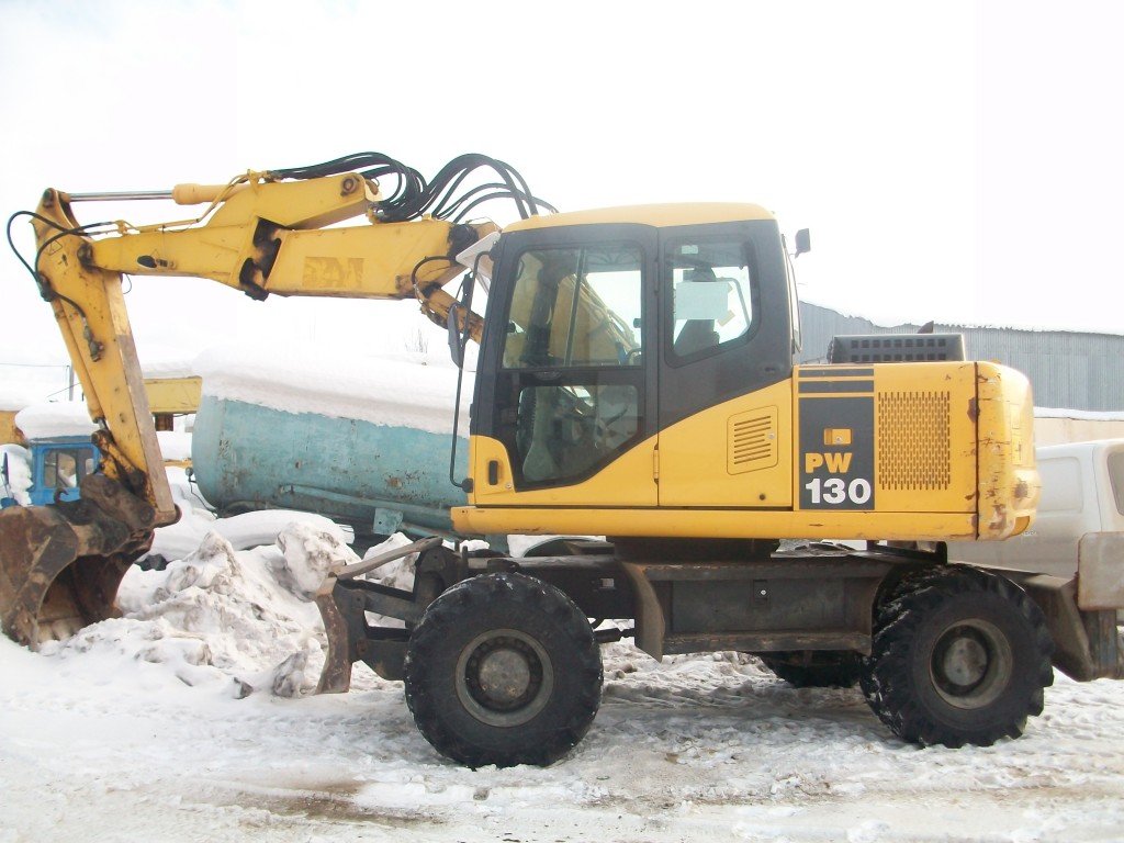 Аренда колесного экскаватора Komatsu PW-130 на 14 тонн