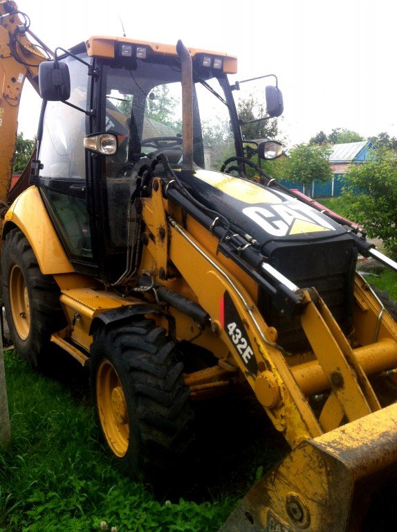 Сдам в аренду с водите. экскаватор погрузчик caterpillar432E