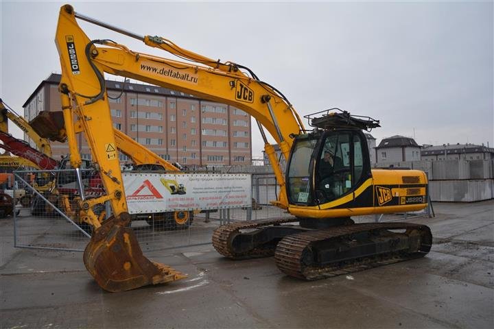 Гусеничный зкскаватор JCB JS 220
