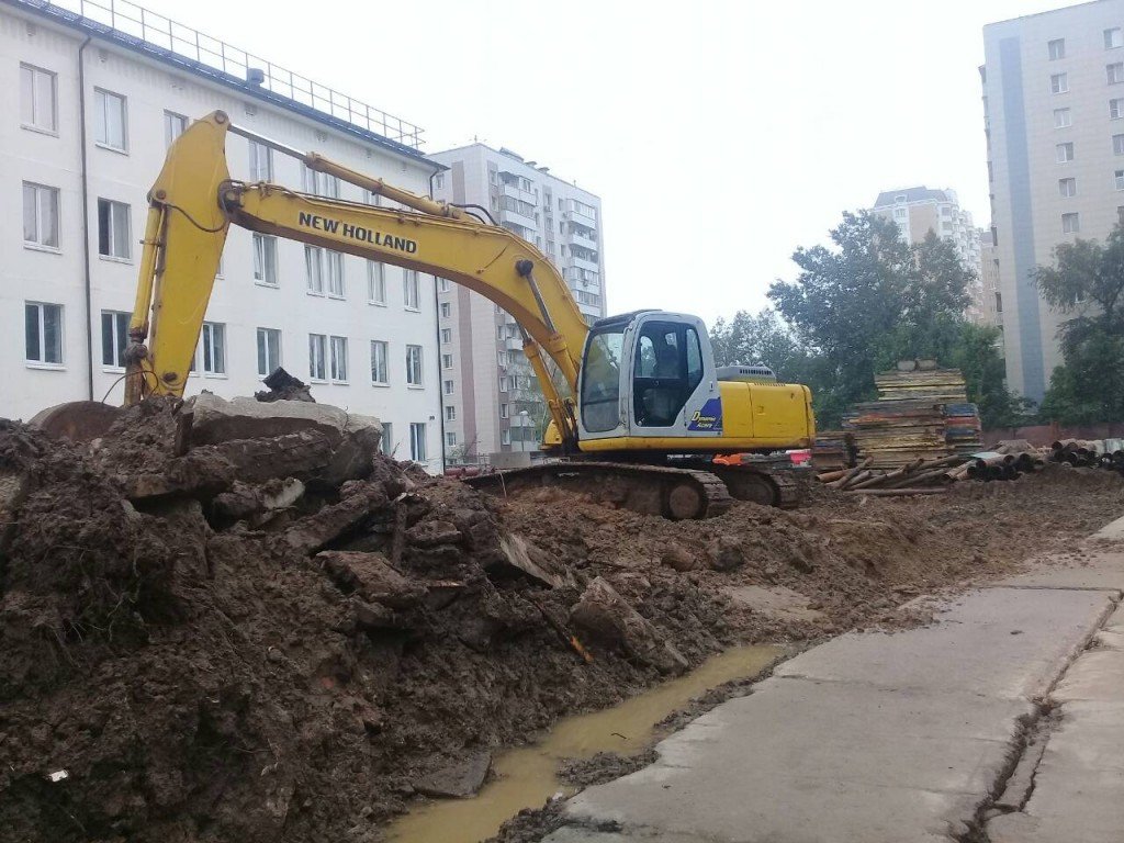 Сдается в аренду гусеничный экскаватор