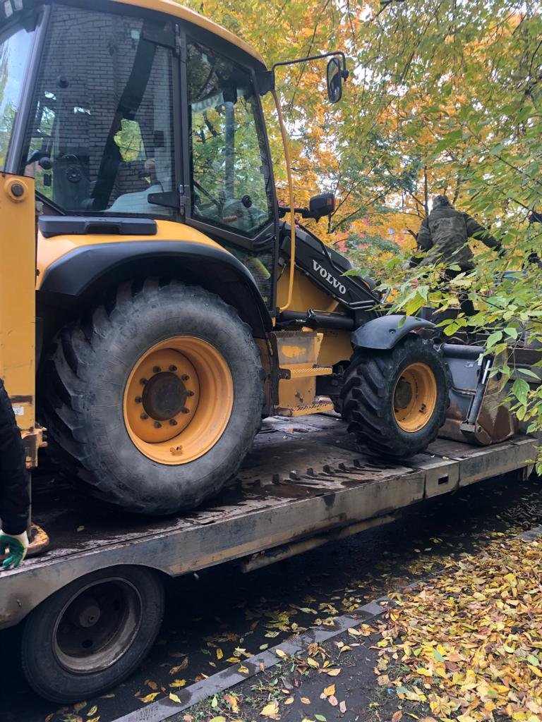 Услуги экскаватор-погрузчик VOLVO BL71B