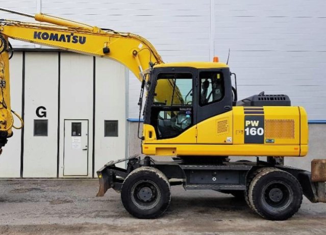 Экскаватор Komatsu от собственника TECH—RENT