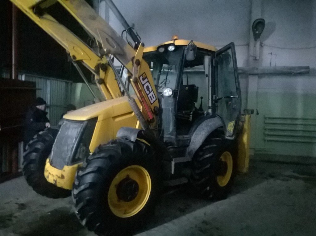 Аренда экскаватора-погрузчика JCB 3cx для строительных работ