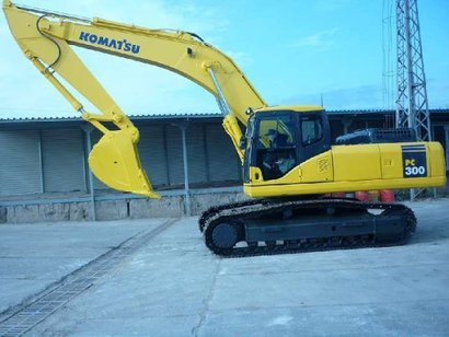 Экскаватор гусеничный KOMATSU PC220-7 в аренду с оператором