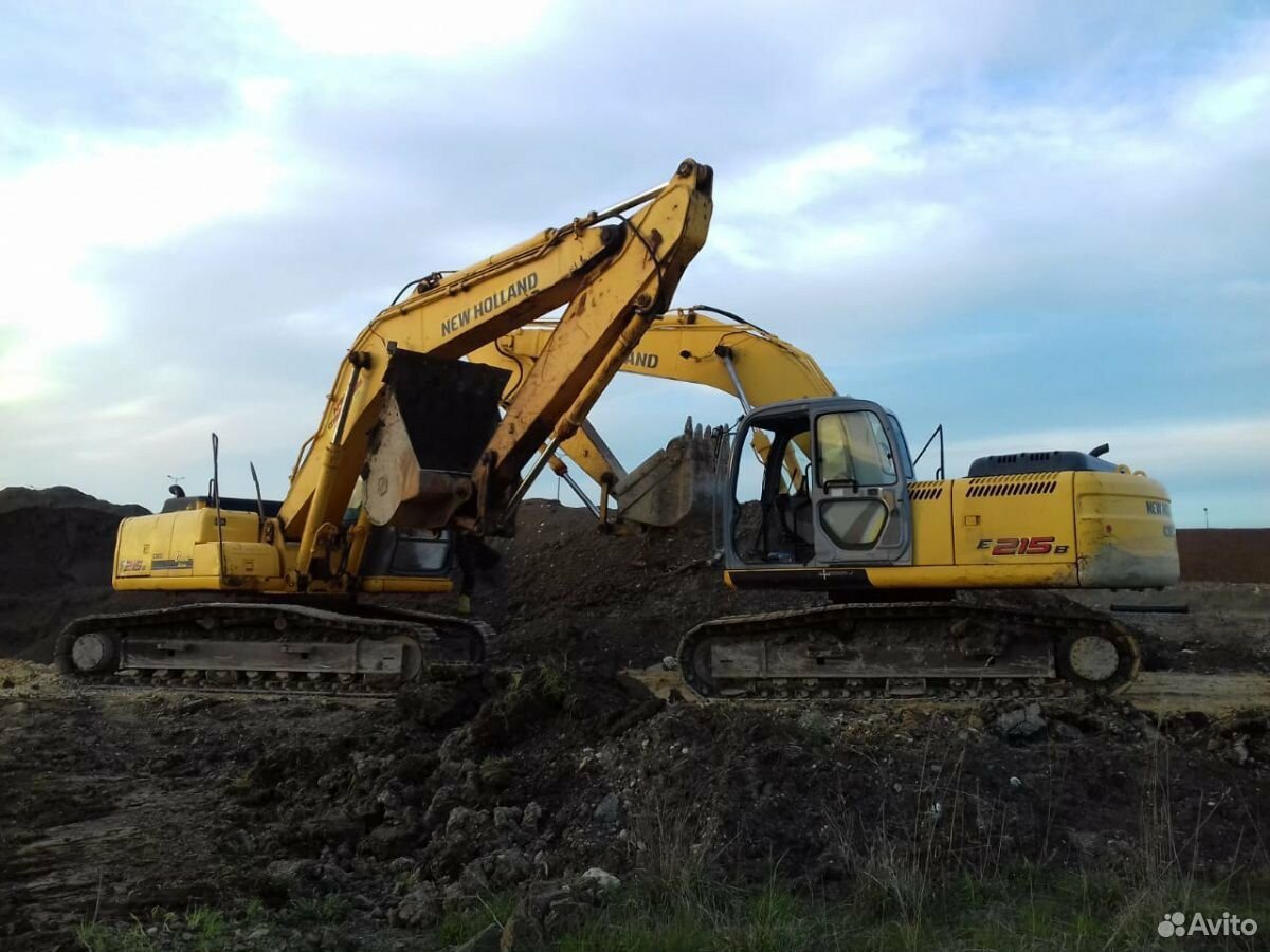 Аренда экскаватора гусеничного Хитачи с доставкой