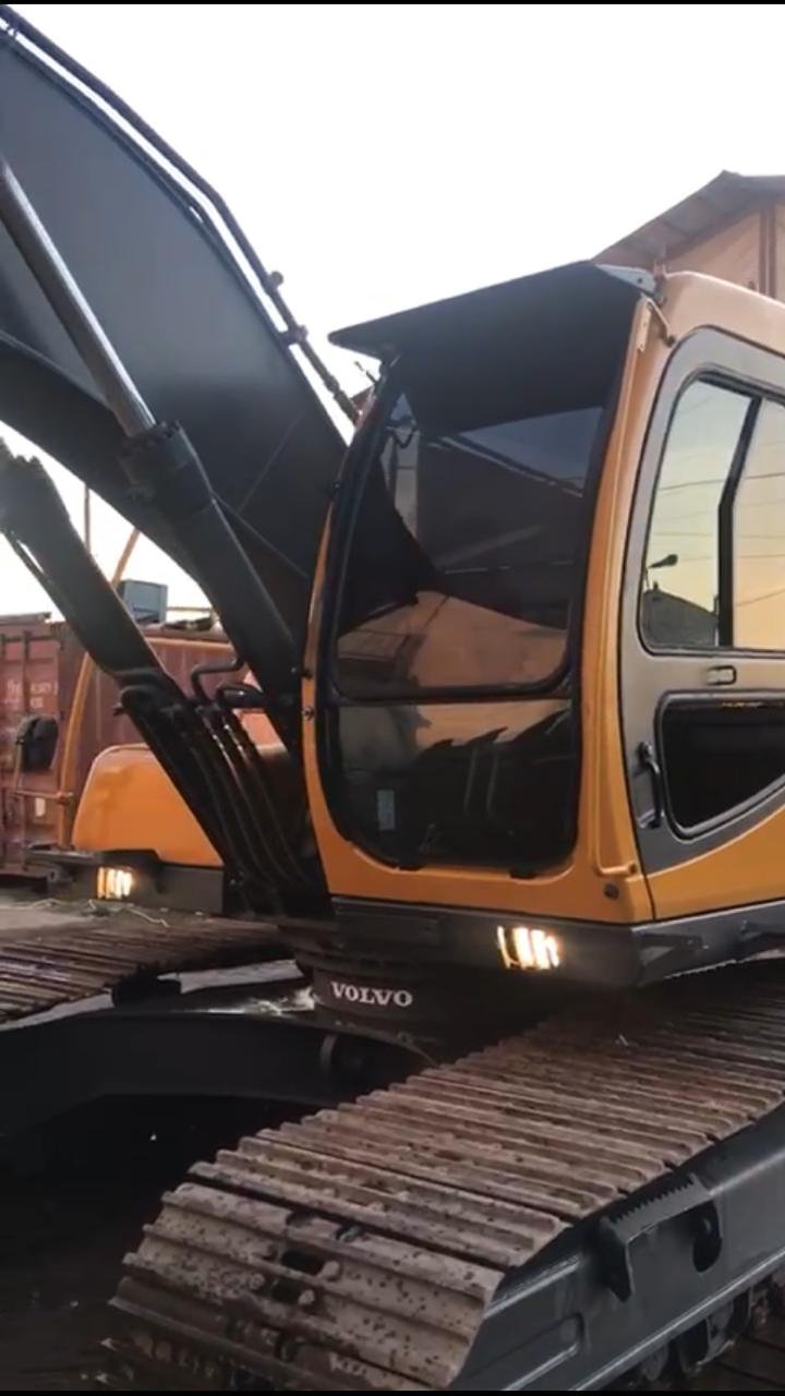 Экскаватор Volvo EC 210 LC