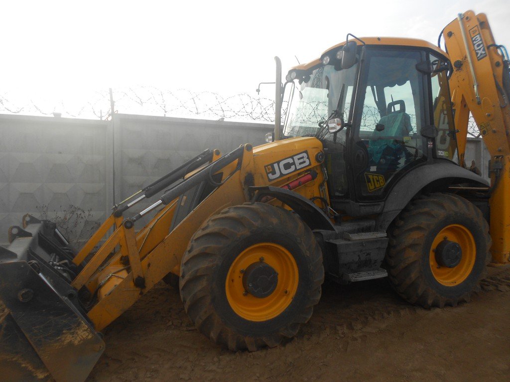 Аренда погрузчика-экскаватора JCB 3cx Super