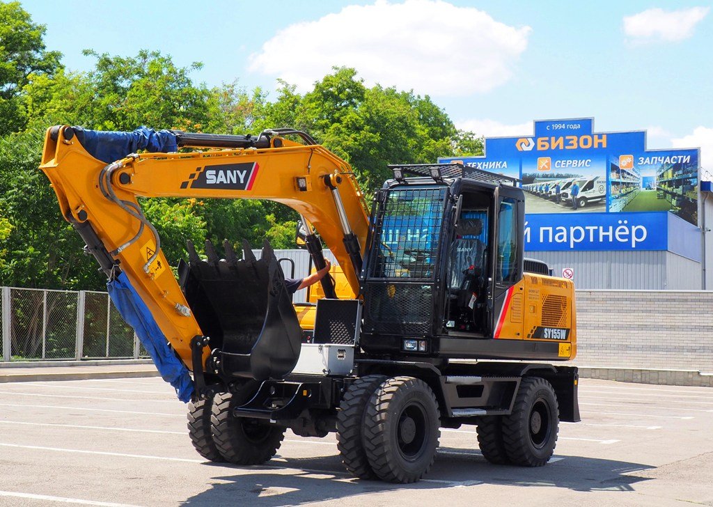 Колесный экскаватор Doosan DX 160w гидромолот