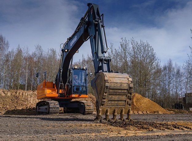 Аренда экскаватора Hitachi 200. Объем ковша 1, 1 м3