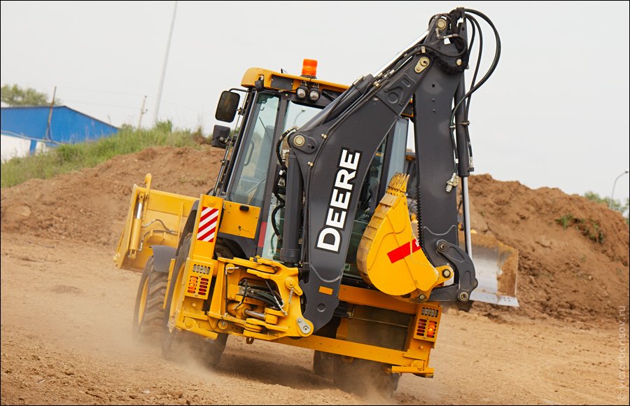 Аренда Экскаватор-погрузчик John Deere 325j