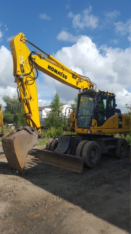 Экскаватор Komatsu PW180