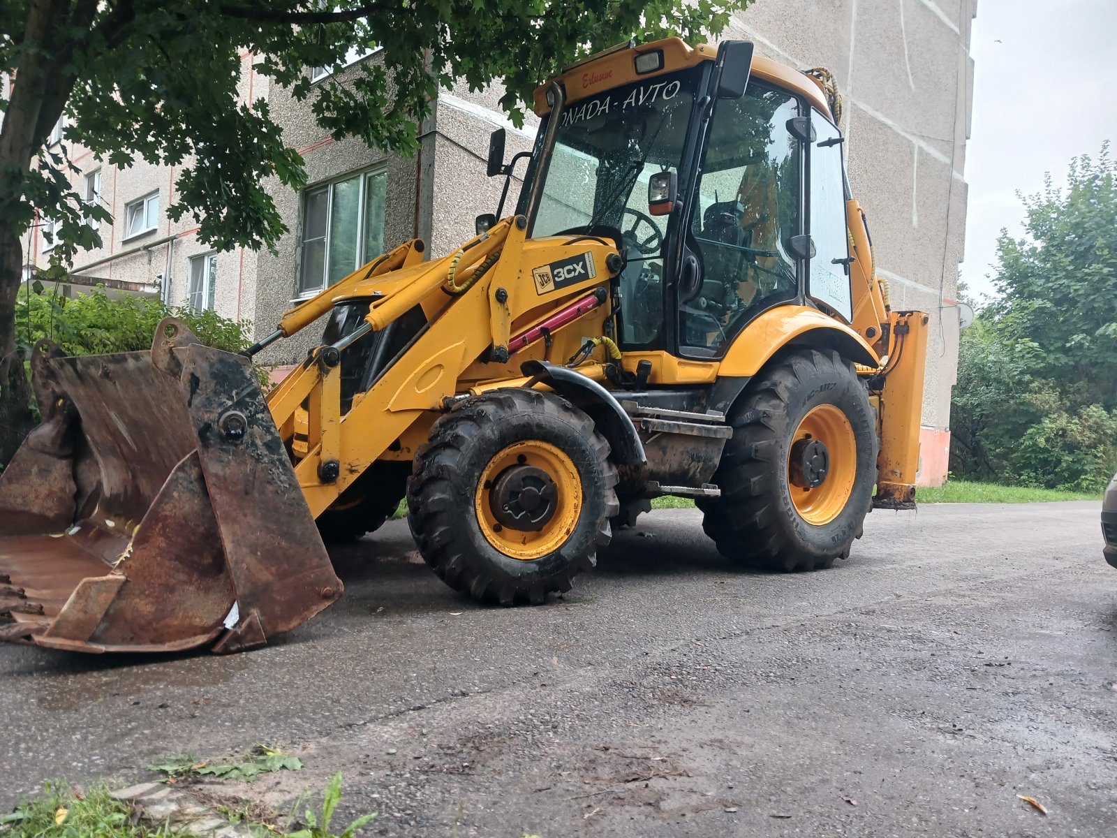 Погрузчик экскаватор jcb 3cx с ковшом увеличенной емкости