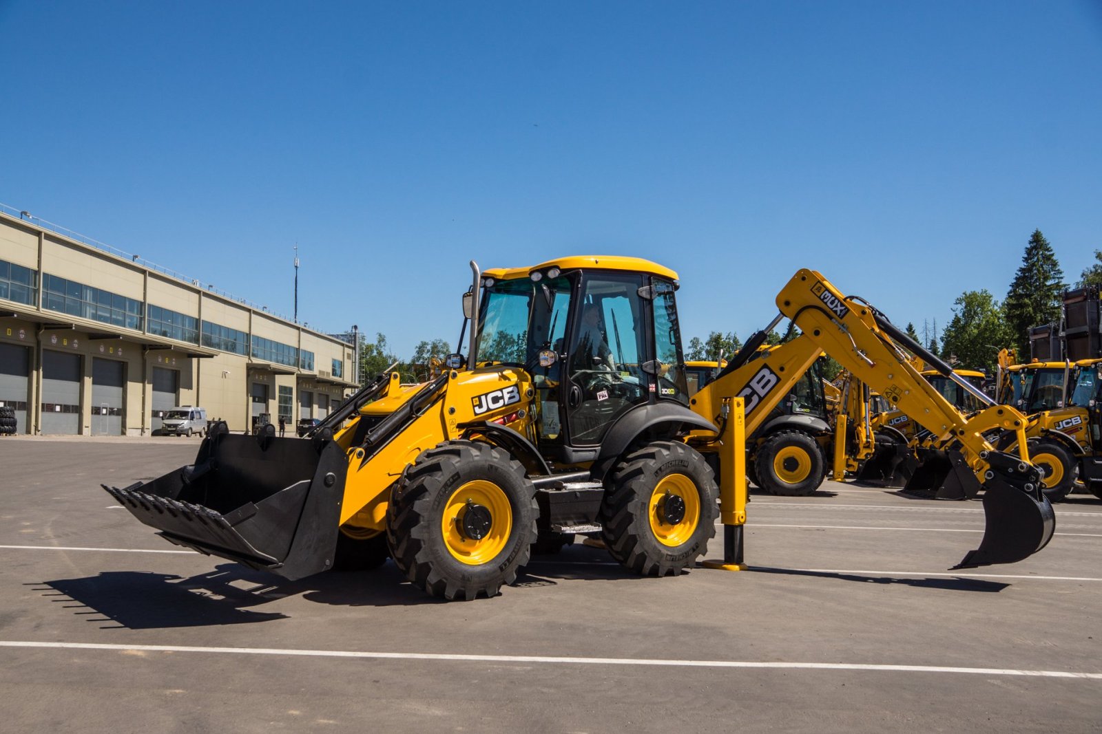 Услуги экскаватора-погрузчика JCB с буром, кму стрела 3 тонны