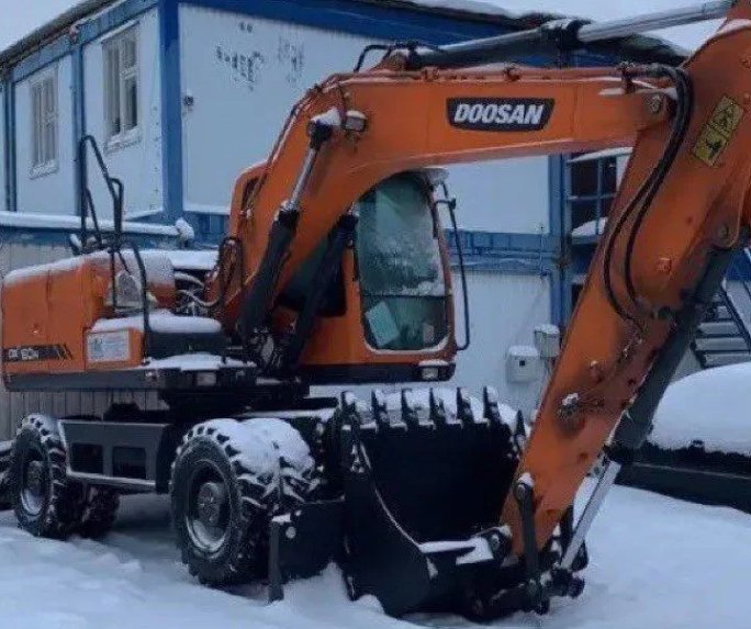 Аренда колесного полноповоротного экскаватора