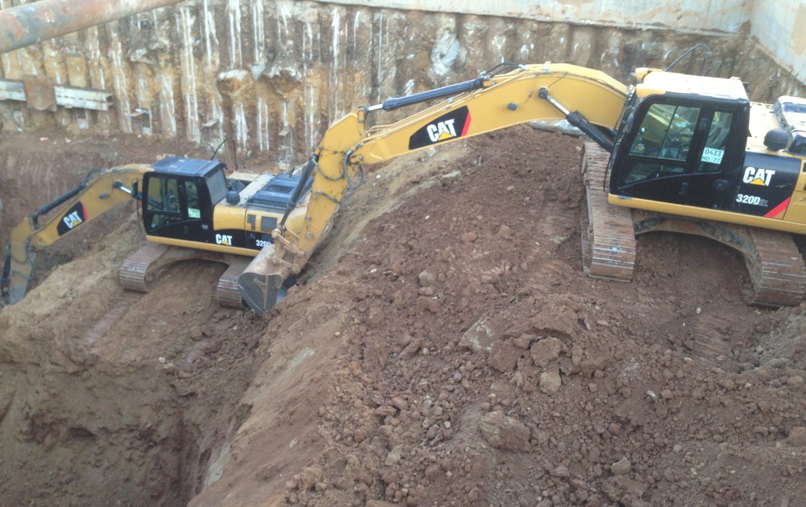 Экскаватор Caterpillar от собственника 167