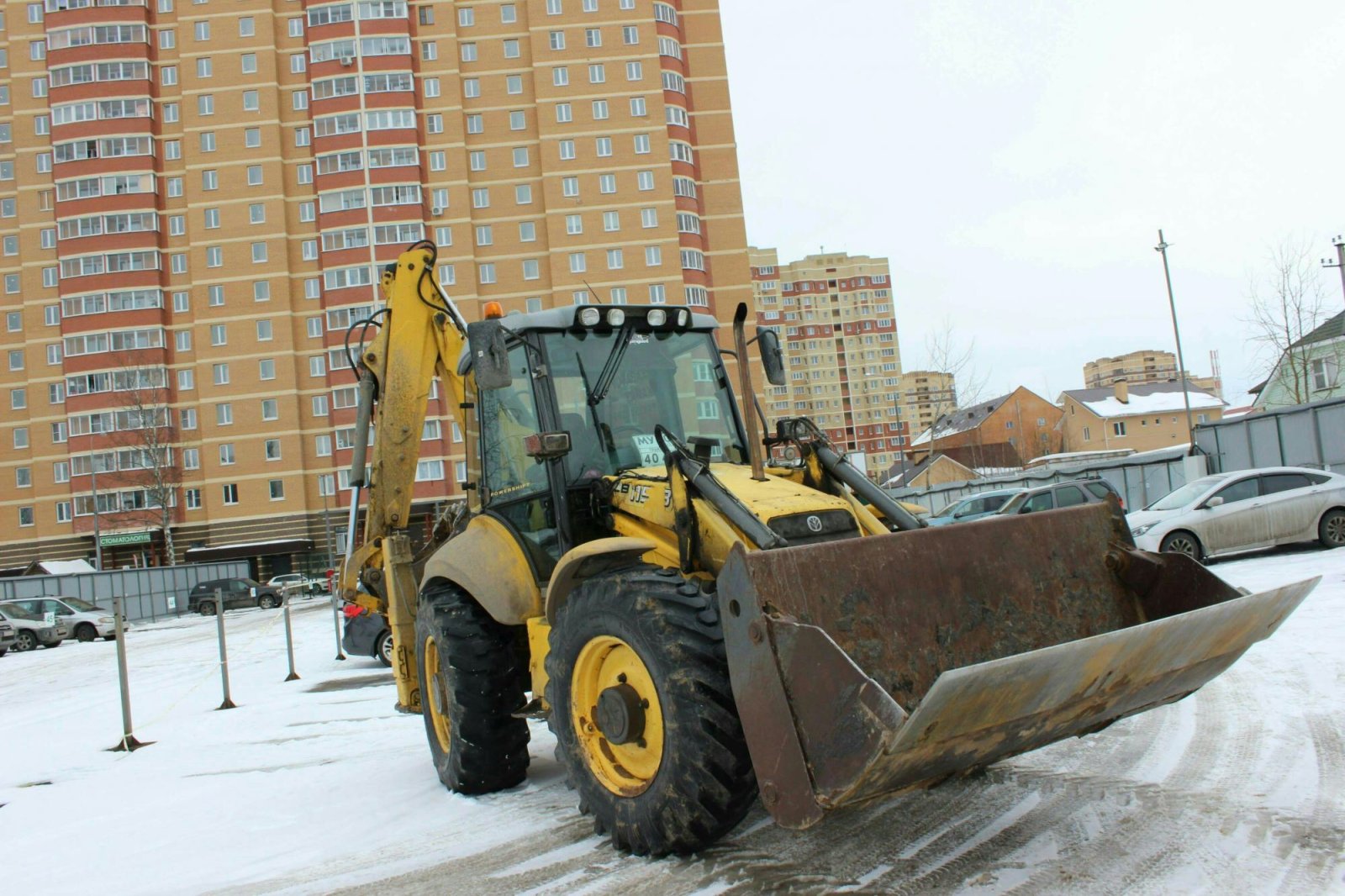 Услуги екскаватора-погрузчика от собственника