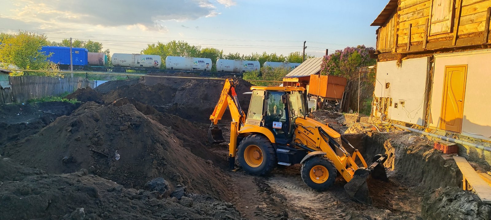 Аренда экскаватора-погрузчика 4х4 Fiat-hitachi