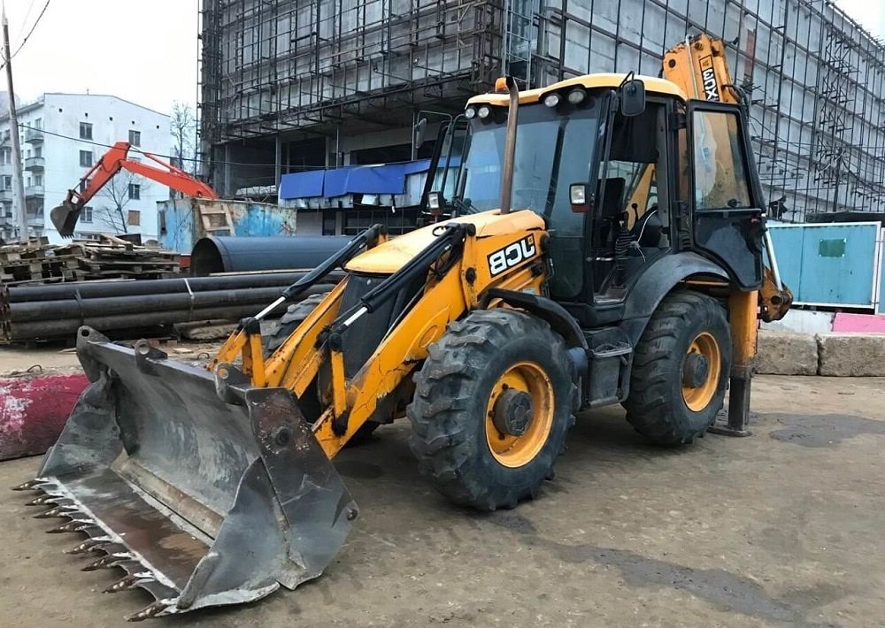 Аренда экскаватора-погрузчика JCB 5cx с гидромолотом