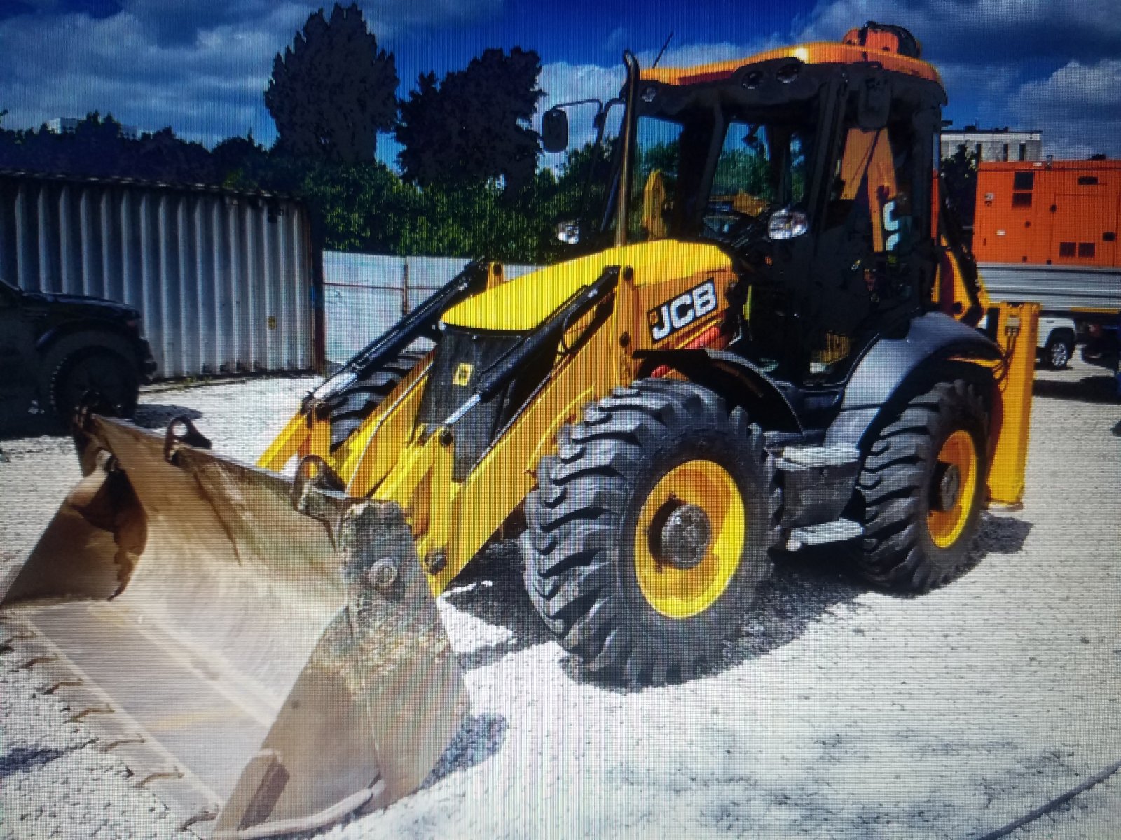 Услуги Экскаватора-Погрузчик JCB 4CX