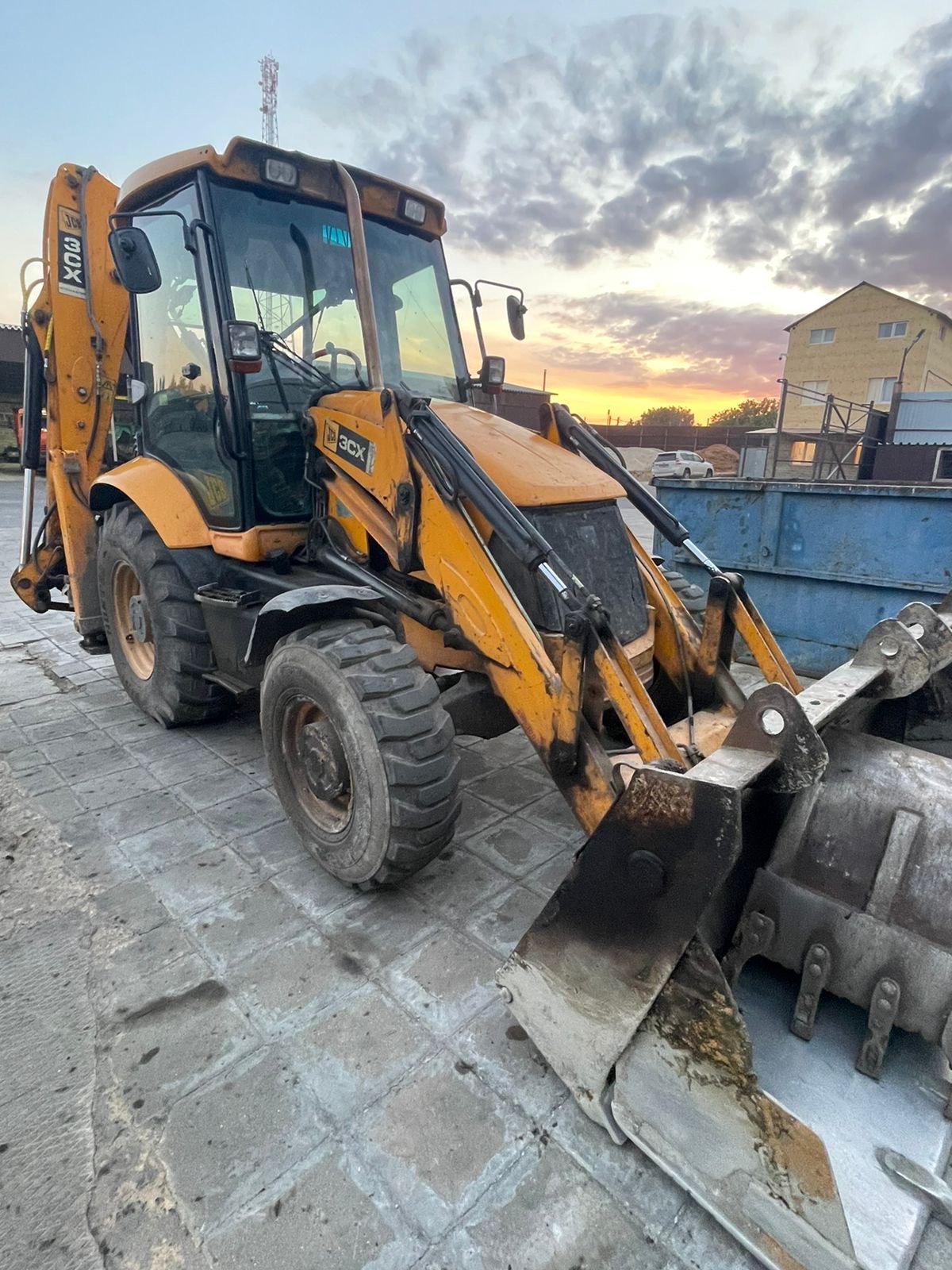 Сдаю в аренду экскаватор- погрузчик jcb 3cx