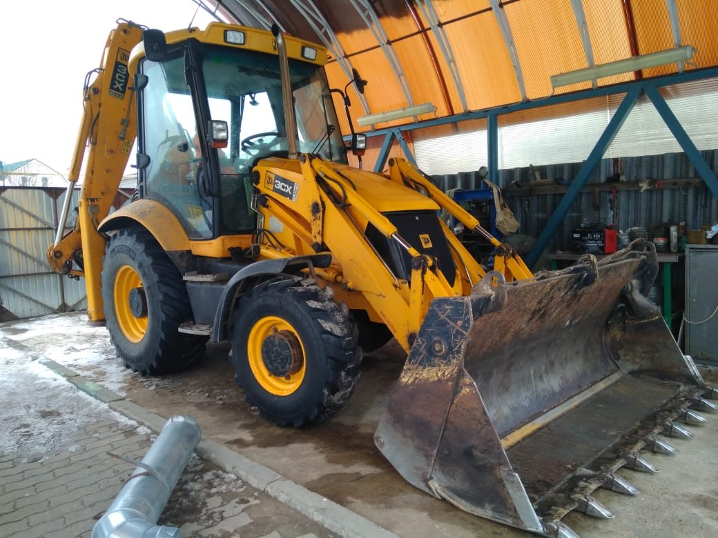 Услуги по аренде экскаватора-погрузчика JCB 3CX