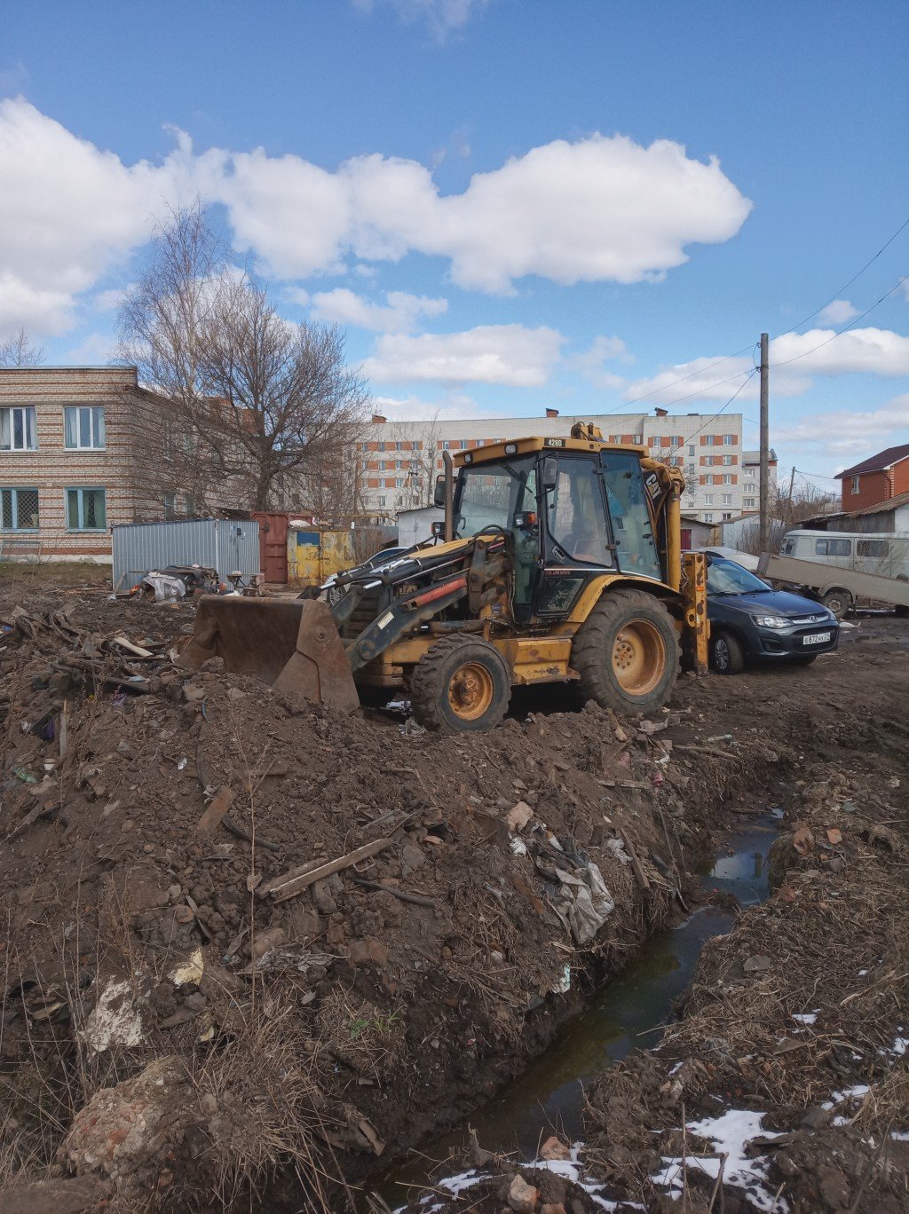 Услуги экскаватора погрузчика. Планировка. Копка