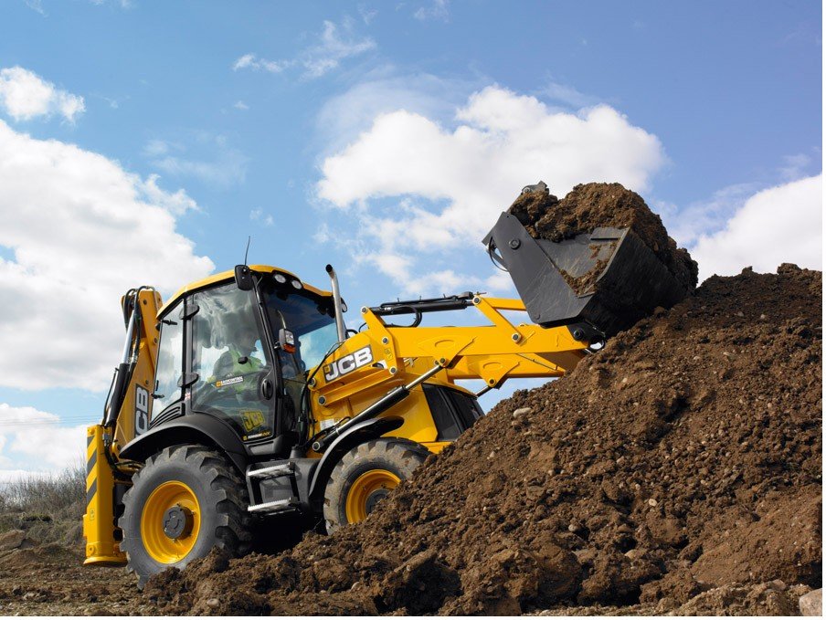 Аренда JCB 3CX с гидромолотом и узким ковшом для траншей