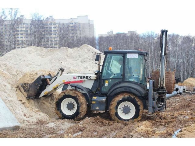 Аренда экскаватора-погрузчика. Планировка Погрузка