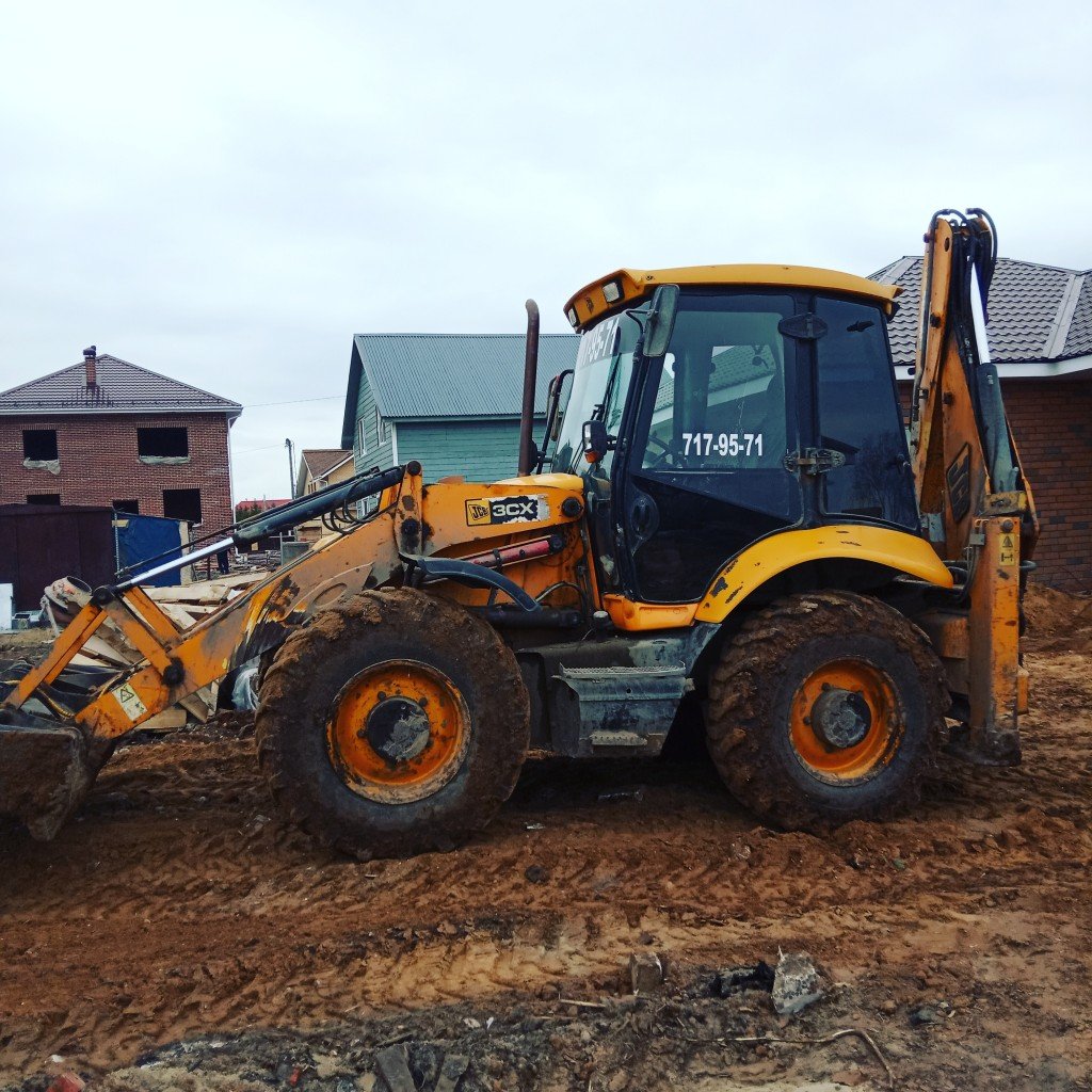Аренда экскаватора-погрузчика JCB 3CX, ковш 40-60, ямобур