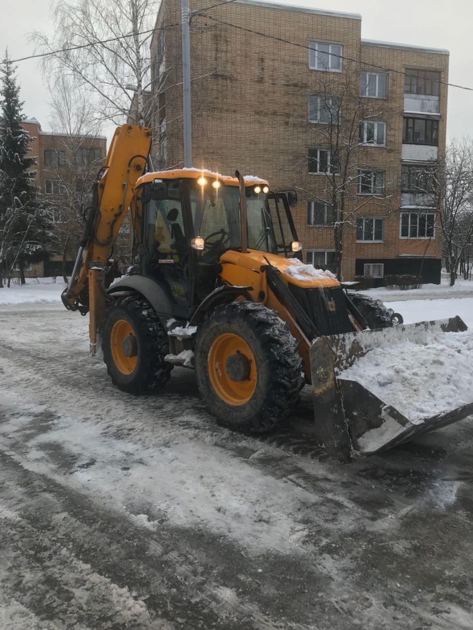 Аренда экскаватора JCB 4 CX, ковши 1 куб и 90 см